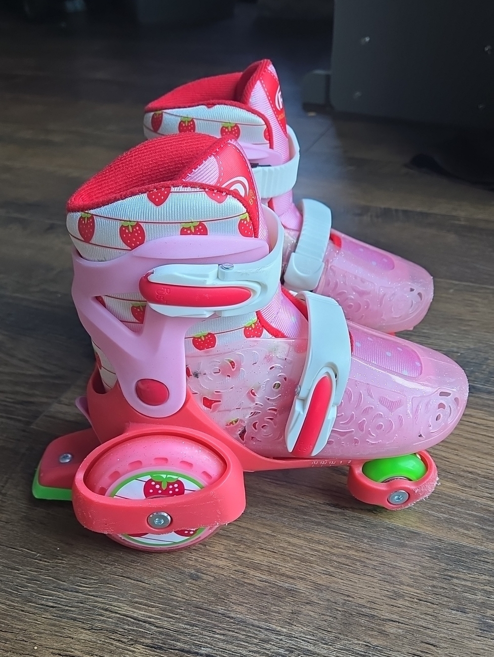 Roller Derby Strawberry Shortcake Adjustable Skates